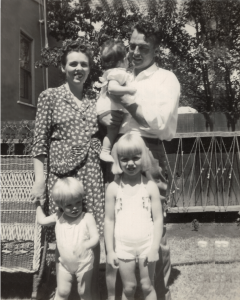 Susan-Lower Left-with mom Mary and dad LaRue Croop holding sister Donna - Judy at Lower Right 1944